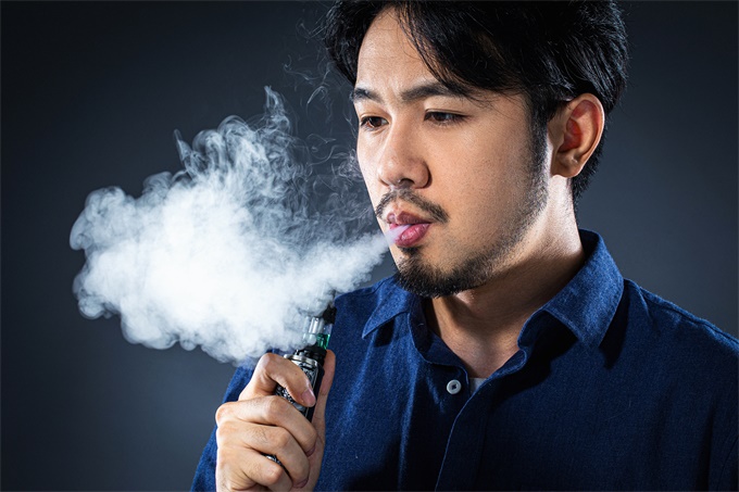 青少年电子烟使用激增引发卫生担忧-第1张图片-电子烟烟油论坛